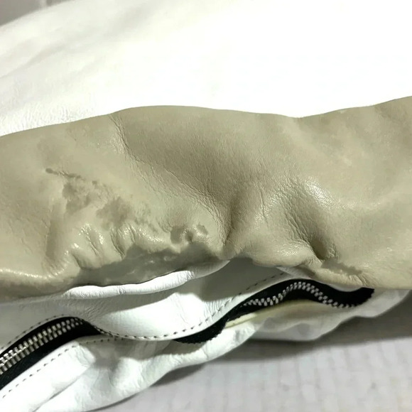 Vic Matie white pebbled leather shoulder handbag - Picture 5 of 10